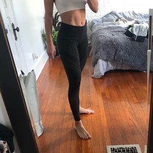 Women’s Alo leggings size medium